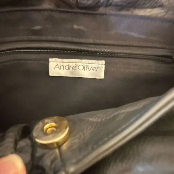 Andre Oliver designer shoulder bag with gorgeous gold chrome hardware - Picture 9 of 10